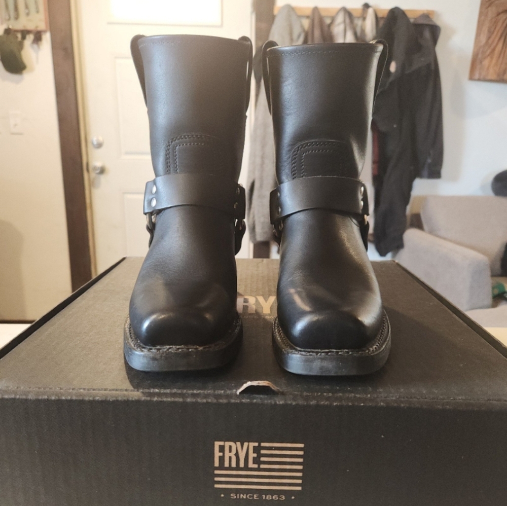 Frye 8r harness boot